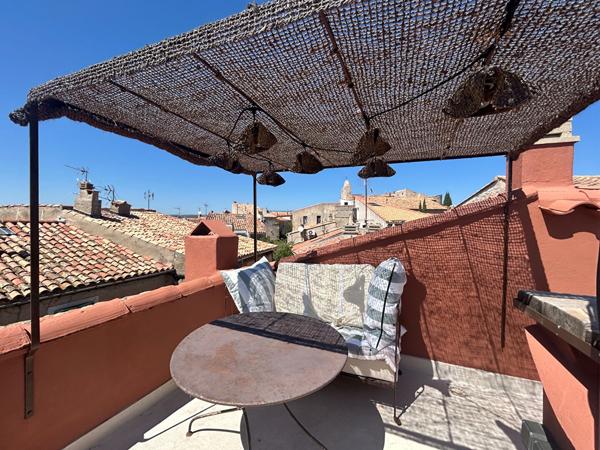 Pépite au coeur du Castellet village - T3  - toit terrasse - vue panoramique -