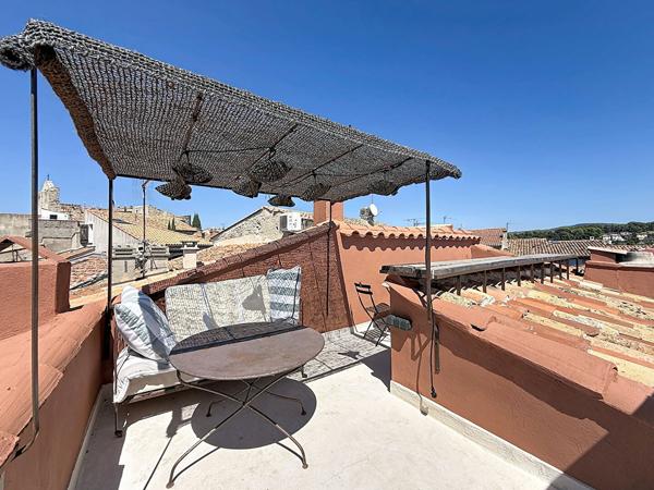Pépite au coeur du Castellet village - T3  - toit terrasse - vue panoramique -
