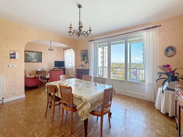 A vendre ,quartier Saint marc - T4 dernier étage vue Mer