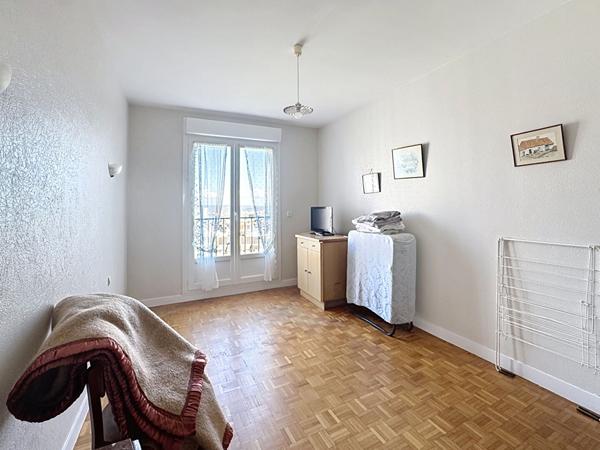 A vendre ,quartier Saint marc - T4 dernier étage vue Mer