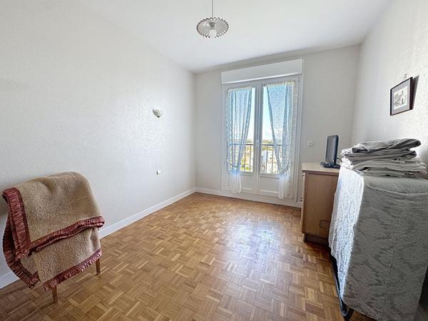A vendre ,quartier Saint marc - T4 dernier étage vue Mer
