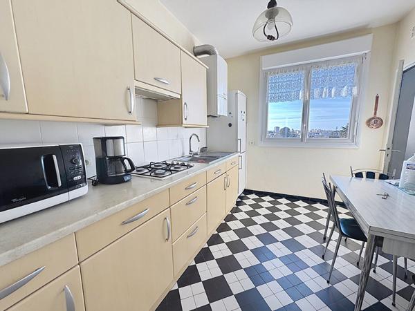 A vendre ,quartier Saint marc - T4 dernier étage vue Mer