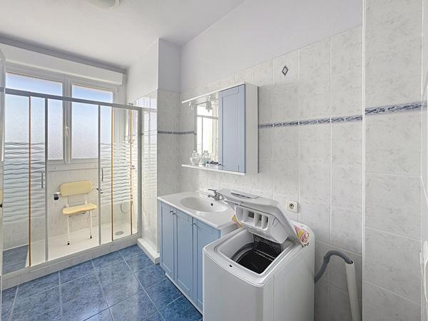 A vendre ,quartier Saint marc - T4 dernier étage vue Mer