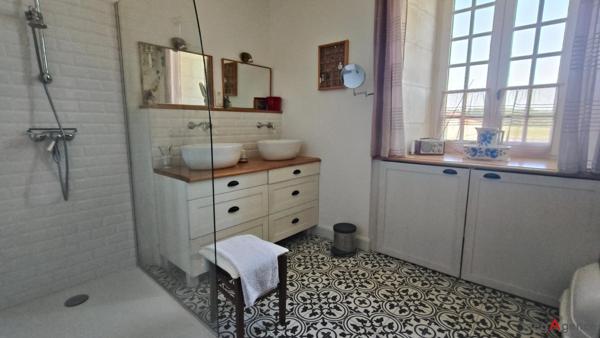 Appartement à Saintes, 17100 - 8 pièces 220m²