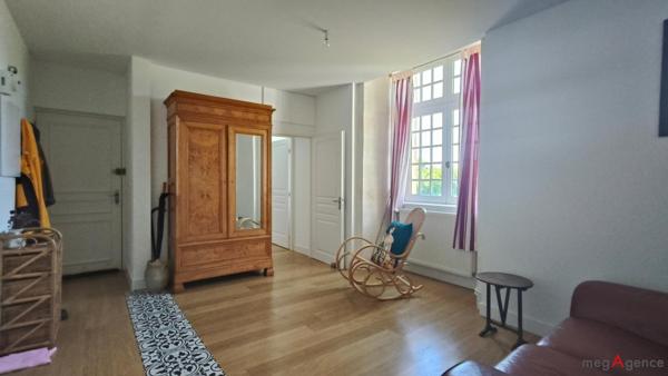 Appartement à Saintes, 17100 - 8 pièces 220m²