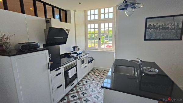 Appartement à Saintes, 17100 - 8 pièces 220m²