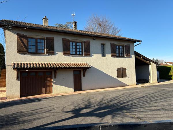 Jolie maison des années 80 sur un terrain arboré de 1602 m2 située sur la commune de Gorrevod