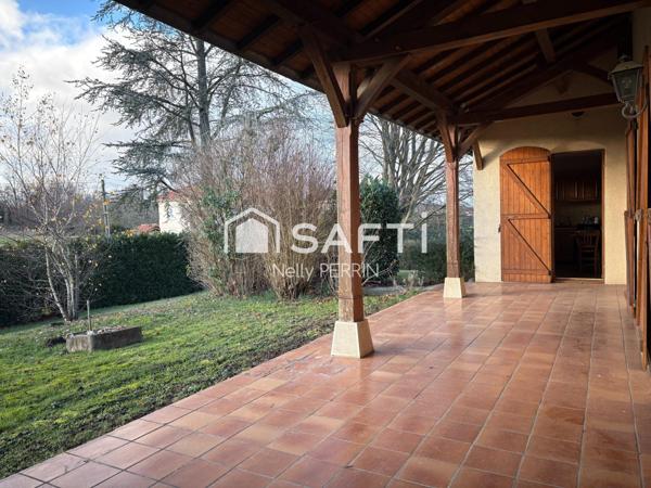 Jolie maison des années 80 sur un terrain arboré de 1602 m2 située sur la commune de Gorrevod