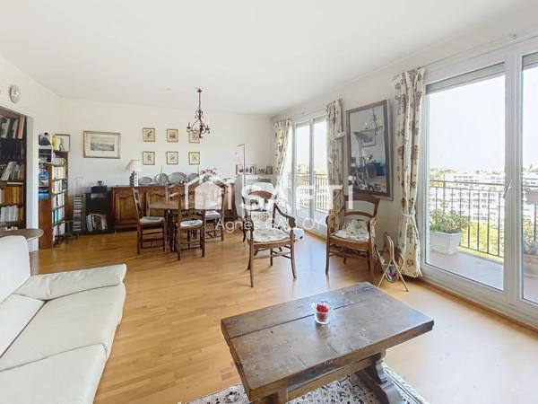 Traversant EST - OUEST  - Vue à 180° - dernier étage