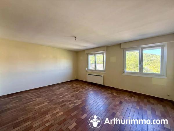 Location                                                      Appartement
                        
                     3 pièces                      73 m2                     à Bart