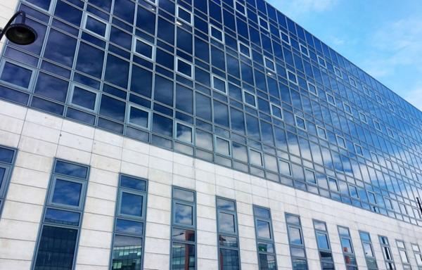 Bureaux modernes et modulables à louer à Rueil-sur-Seine – Quartier d’affaires animé – Parkings disponibles