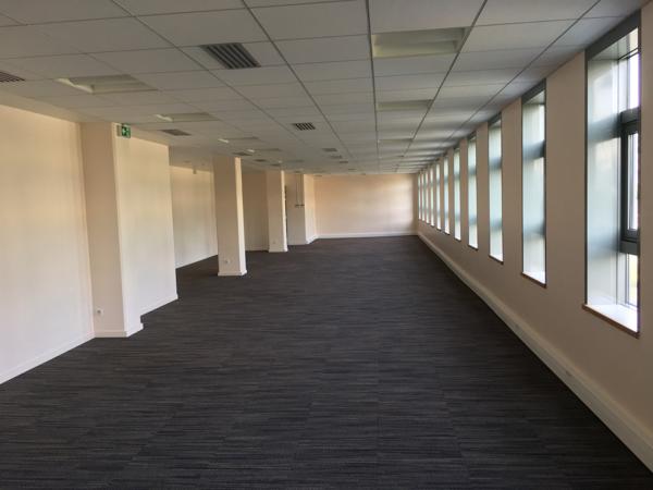 Bureaux modernes et modulables à louer à Rueil-sur-Seine – Quartier d’affaires animé – Parkings disponibles