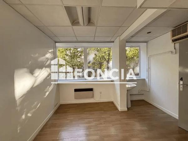 Location Local commercial 218.43 m² - 38 BIS AVENUE RENE COTY Paris 75014