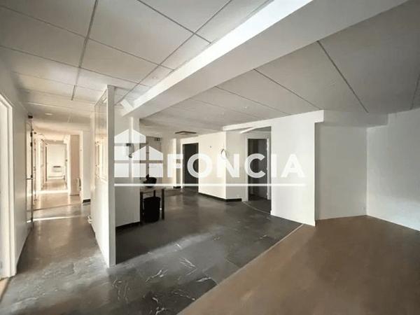 Location Local commercial 218.43 m² - 38 BIS AVENUE RENE COTY Paris 75014