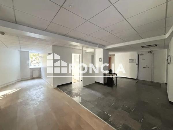 Location Local commercial 218.43 m² - 38 BIS AVENUE RENE COTY Paris 75014