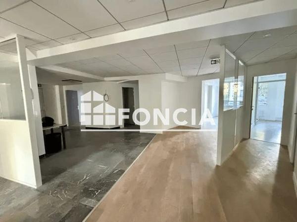 Location Local commercial 218.43 m² - 38 BIS AVENUE RENE COTY Paris 75014