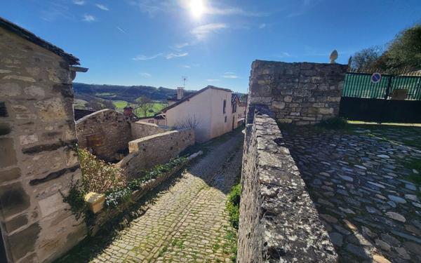 Maison à vendre    4 pièces •  Cordes-sur-Ciel