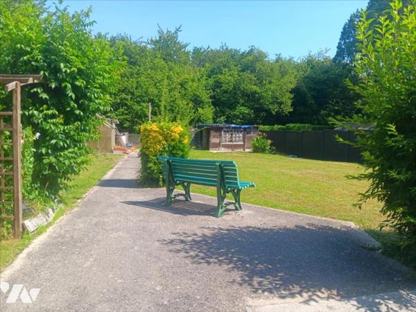 MALAUNAY PAVILLON DE TYPE F5 AVEC BEAU JARDIN