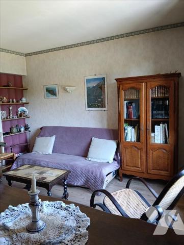 MALAUNAY PAVILLON DE TYPE F5 AVEC BEAU JARDIN