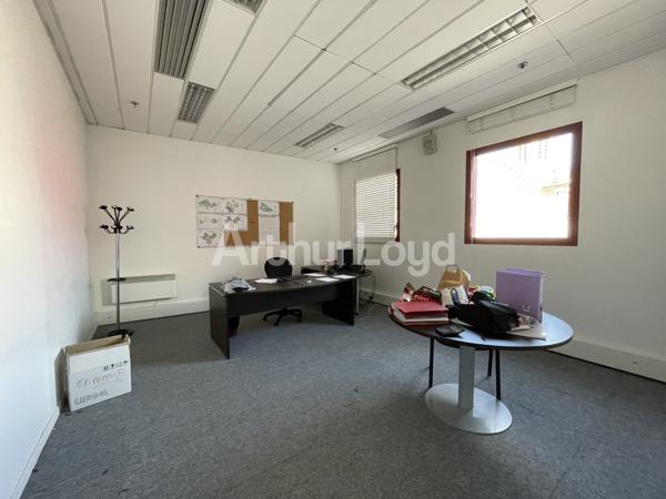 Bureaux à louer à Tourcoing avec terrasse privative et accès PMR