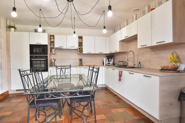 Maison à CAST, 29150 - 7 pièces 236m²