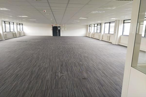 Bureaux à louer à Nanterre avec parkings et accès livraison