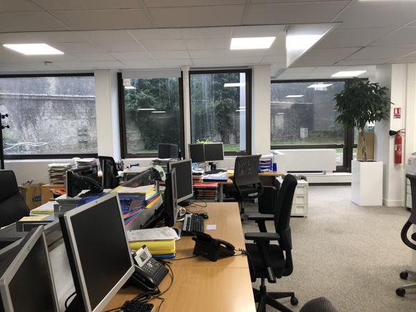 Bureaux à louer au pied du Pont de Saint-Cloud, à 5 minutes de Boulogne