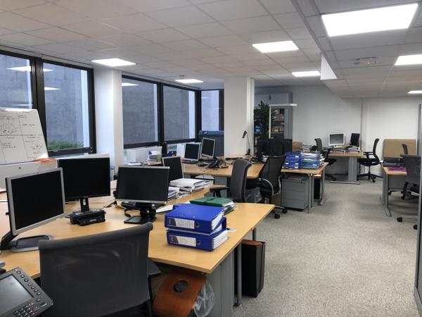 Bureaux à louer au pied du Pont de Saint-Cloud, à 5 minutes de Boulogne