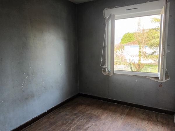 Aiguillon Maison sur sous-sol à rénover