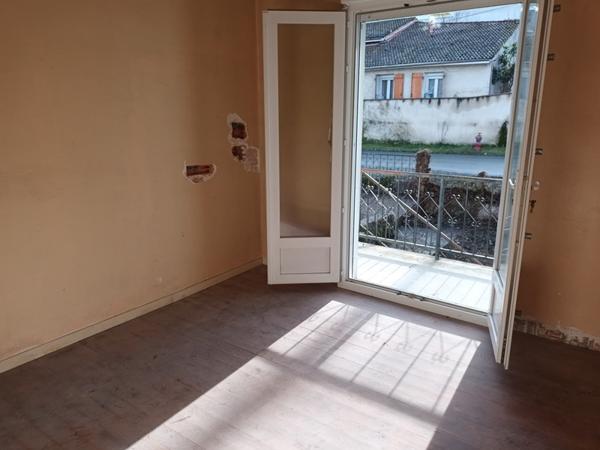 Aiguillon Maison sur sous-sol à rénover