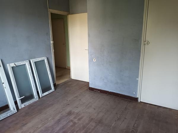 Aiguillon Maison sur sous-sol à rénover