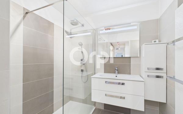 Appartement à vendre    3 pièces • 64 m2 Mandelieu-la-Napoule