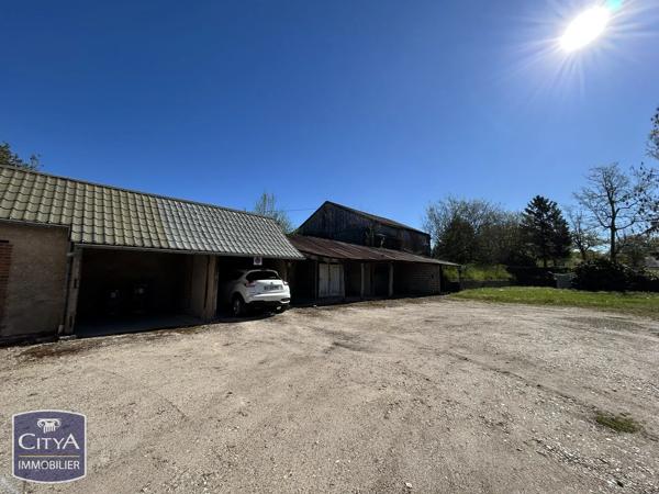Immeuble à vendre 288m² Les Bordes (45460)