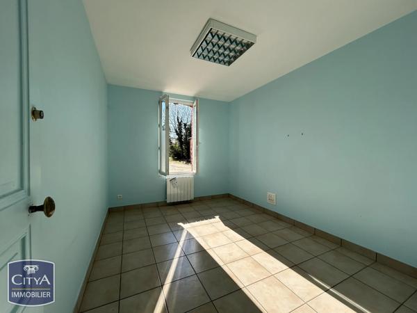 Immeuble à vendre 288m² Les Bordes (45460)