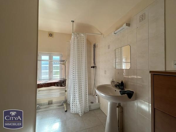 Immeuble à vendre 288m² Les Bordes (45460)