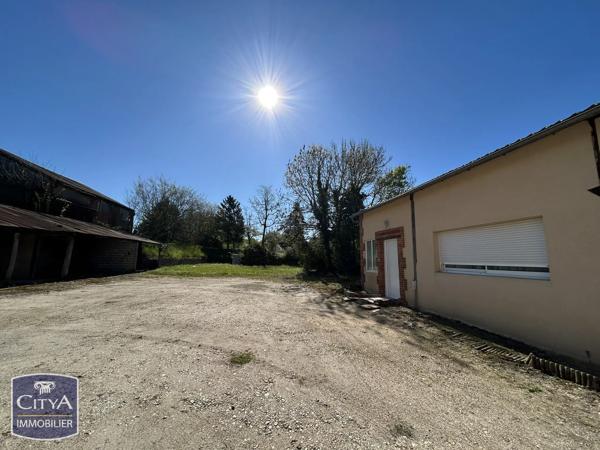 Immeuble à vendre 288m² Les Bordes (45460)