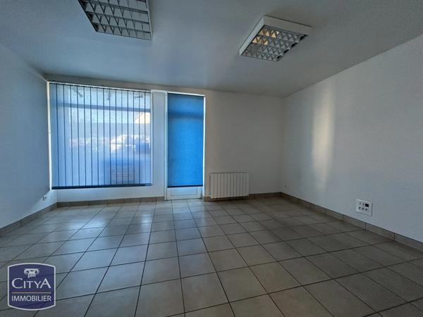 Immeuble à vendre 288m² Les Bordes (45460)