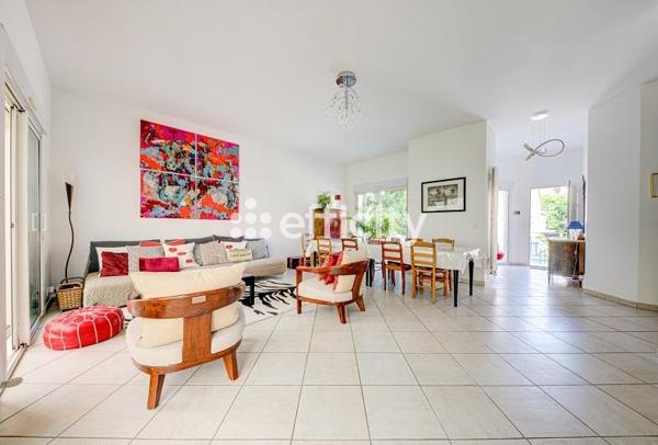 Maison 9 pièces - 200 m² Bien prestige