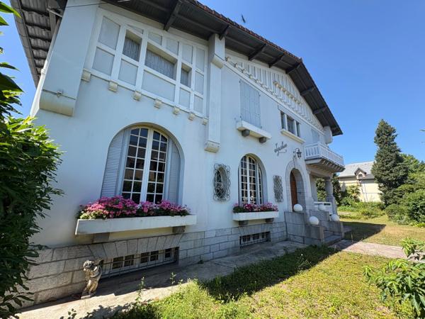 Maison à vendre 12 pièces LOURDES (65) - GARAGE - PARC