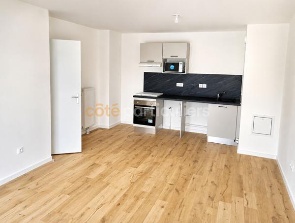 Location
                Appartement60,5 m² - 3 Pièces -
                    LENS (62300)