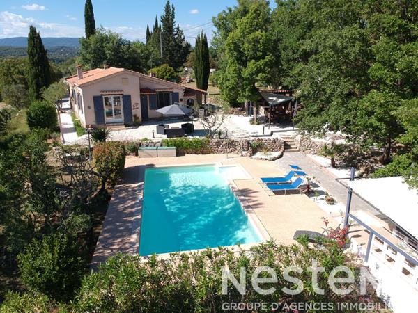 MAISON A VENDRE A LORGUES de 106 m2 de plain pied avec piscine sur un terrain clos de 2676m²