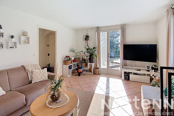 MAISON A VENDRE A LORGUES de 106 m2 de plain pied avec piscine sur un terrain clos de 2676m²