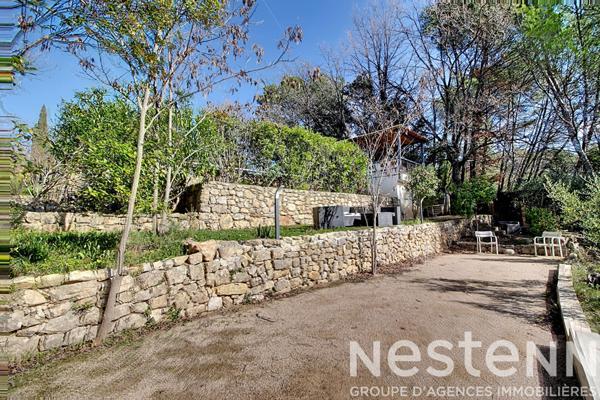 MAISON A VENDRE A LORGUES de 106 m2 de plain pied avec piscine sur un terrain clos de 2676m²