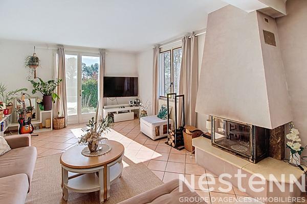 MAISON A VENDRE A LORGUES de 106 m2 de plain pied avec piscine sur un terrain clos de 2676m²