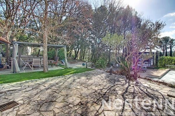 MAISON A VENDRE A LORGUES de 106 m2 de plain pied avec piscine sur un terrain clos de 2676m²
