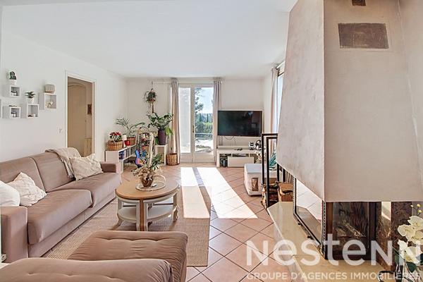 MAISON A VENDRE A LORGUES de 106 m2 de plain pied avec piscine sur un terrain clos de 2676m²