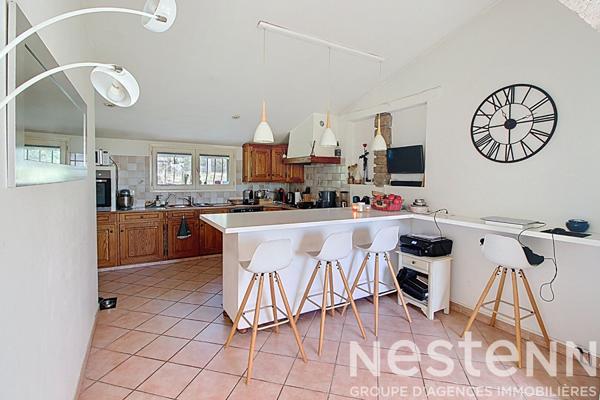 MAISON A VENDRE A LORGUES de 106 m2 de plain pied avec piscine sur un terrain clos de 2676m²