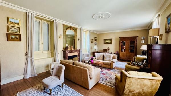 Maison 7 pièces 218 m2