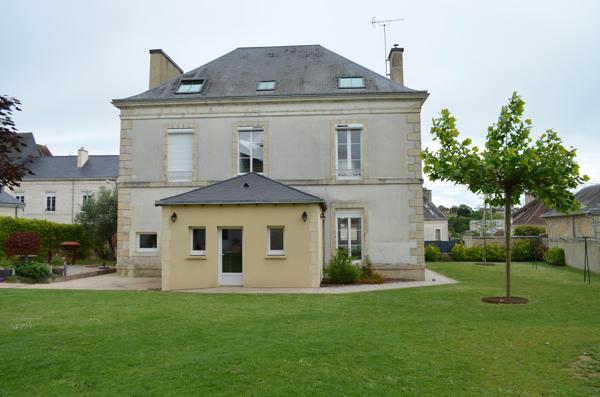 Maison de Maître rénovée de 220M² et annexe de 40M² en centre ville de Mamers
