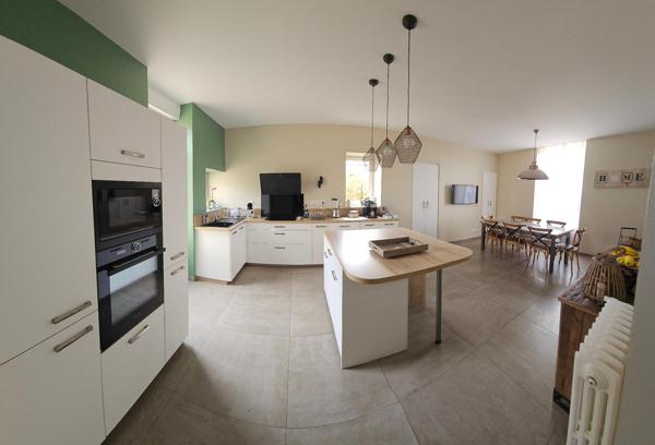 Maison de Maître rénovée de 220M² et annexe de 40M² en centre ville de Mamers
